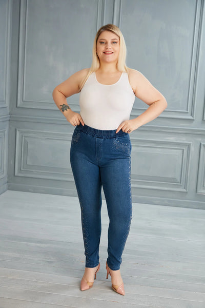 Jeans mit Strasssteinchen in großen Größen