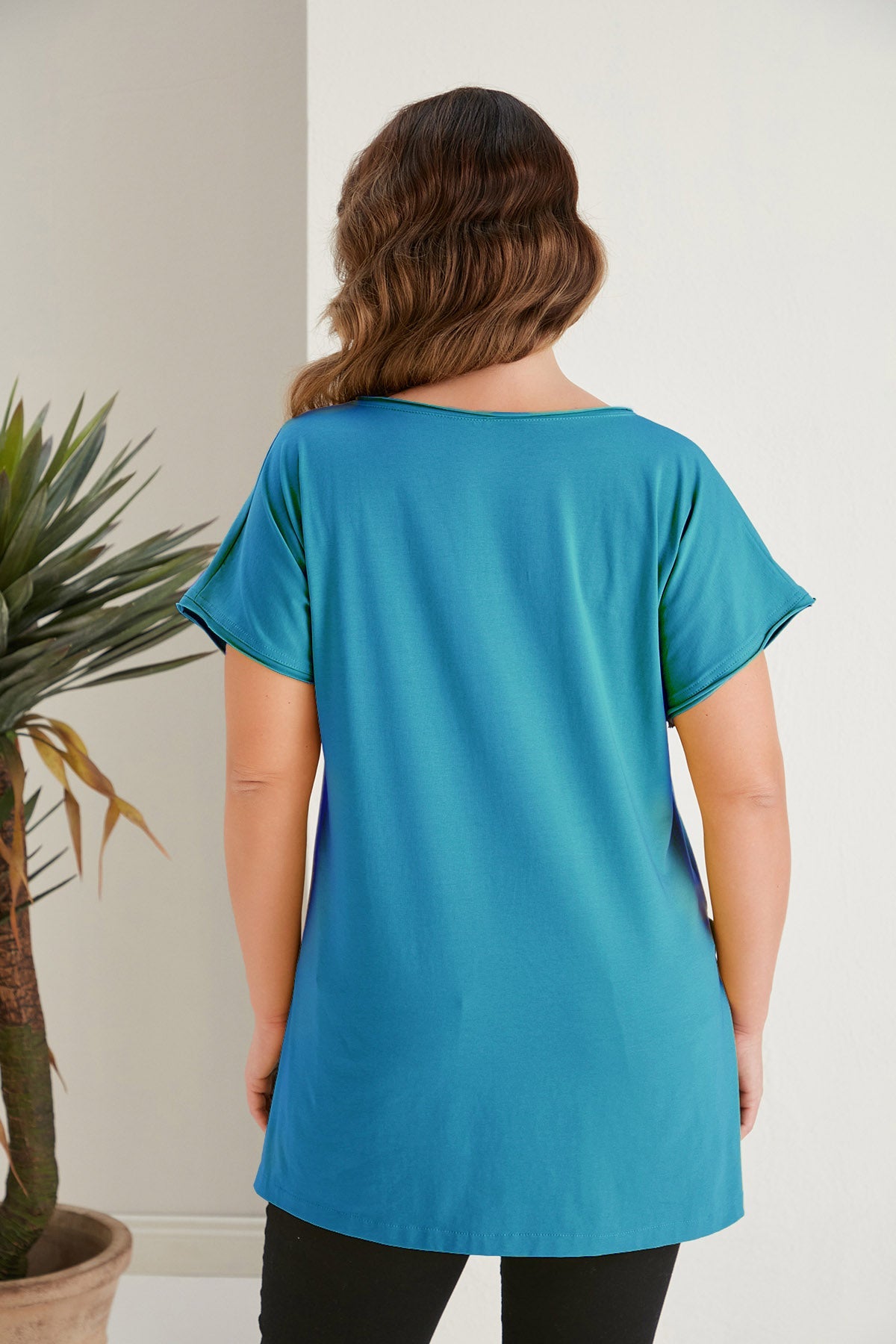 Baumwoll-Shirt mit V-Ausschnitt in großen Größen