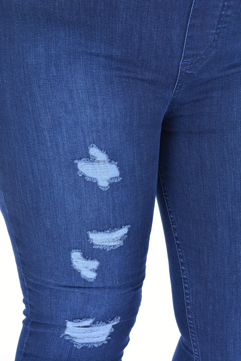 Jeans mit Destroy-Effekten