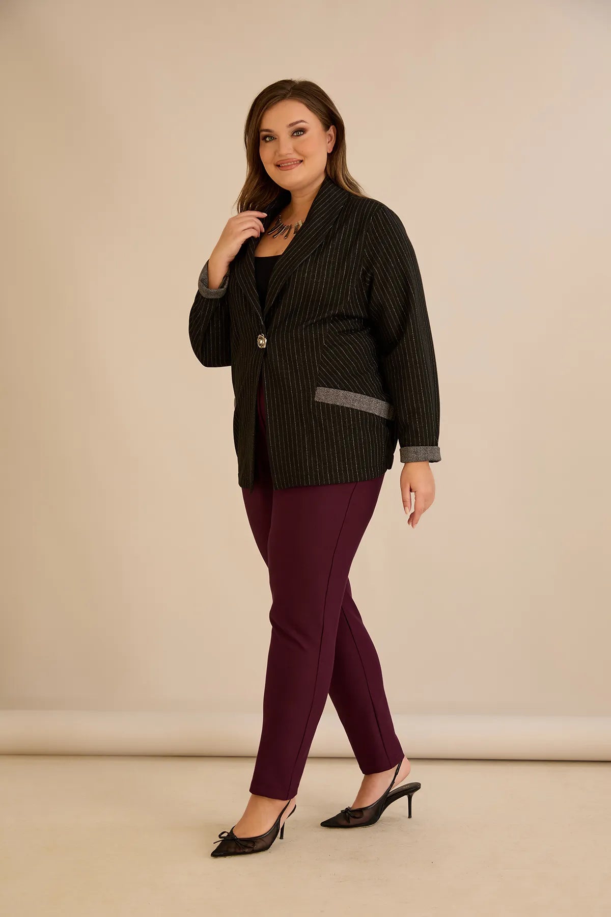 Sportlich-eleganter Blazer mit Lamé-Streifen – Schwarz