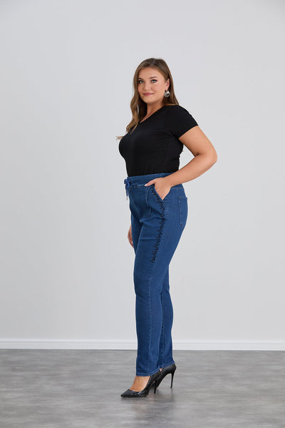 Elegante Jeans mit Strasssteinen und elastischem Bund