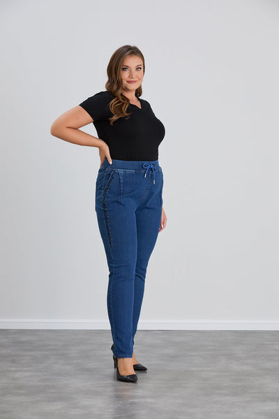 Elegante Jeans mit Strasssteinen und elastischem Bund