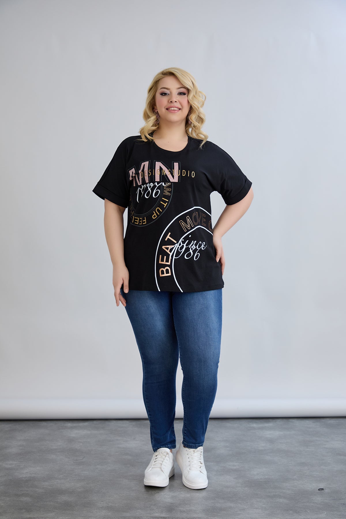 Baumwoll-T-Shirt mit Print – Große Größen 1986 - Schwarz