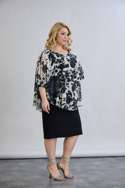 Kleid mit Chiffon und Schulterakzent - Blumen