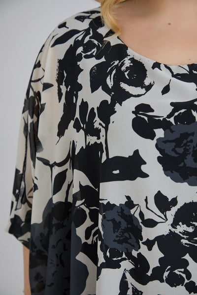 Kleid mit Chiffon und Schulterakzent - Blumen
