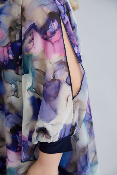 Kleid mit Chiffon und Schulterakzent - Dunkelblau