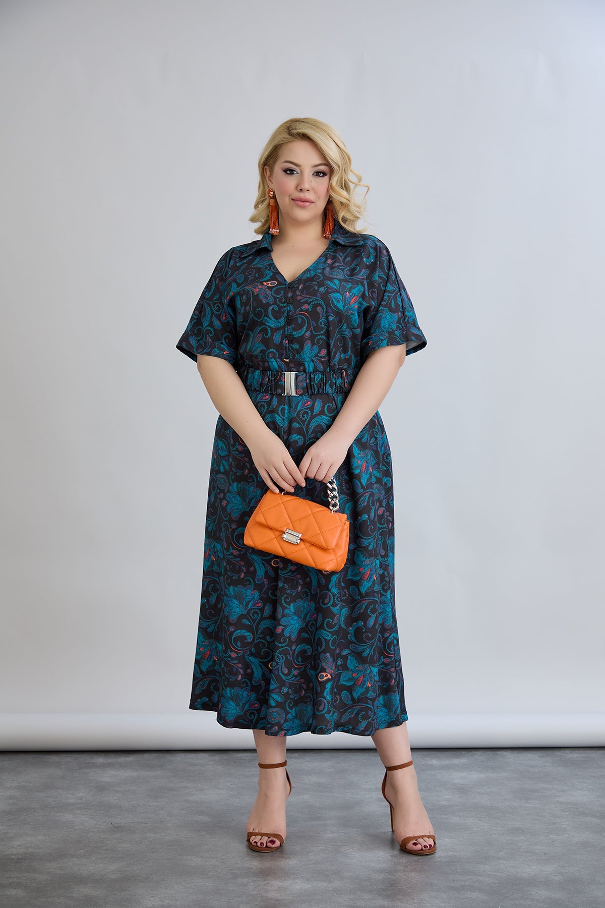 Kleid aus Viskose mit floralem Print