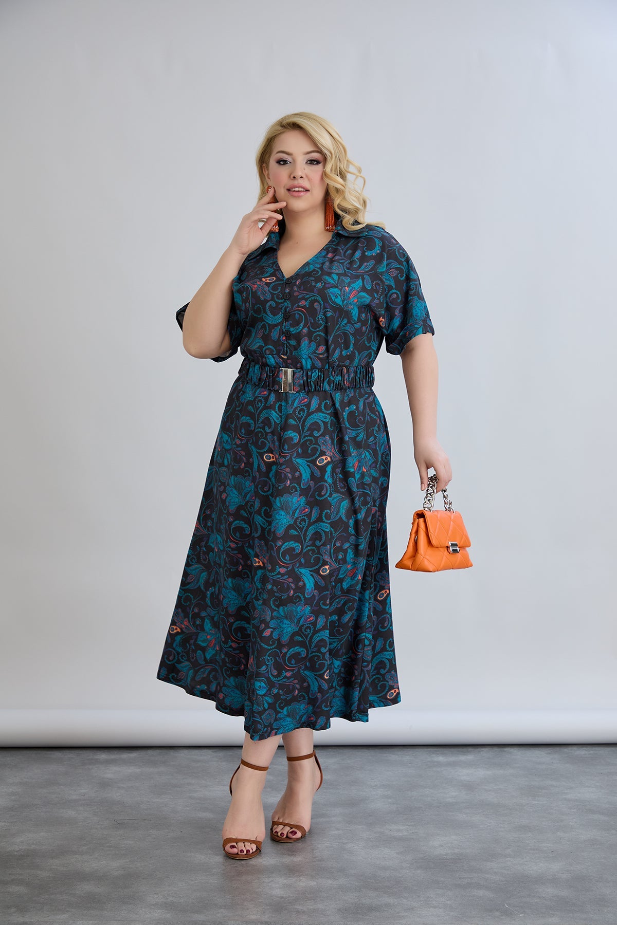 Kleid aus Viskose mit floralem Print