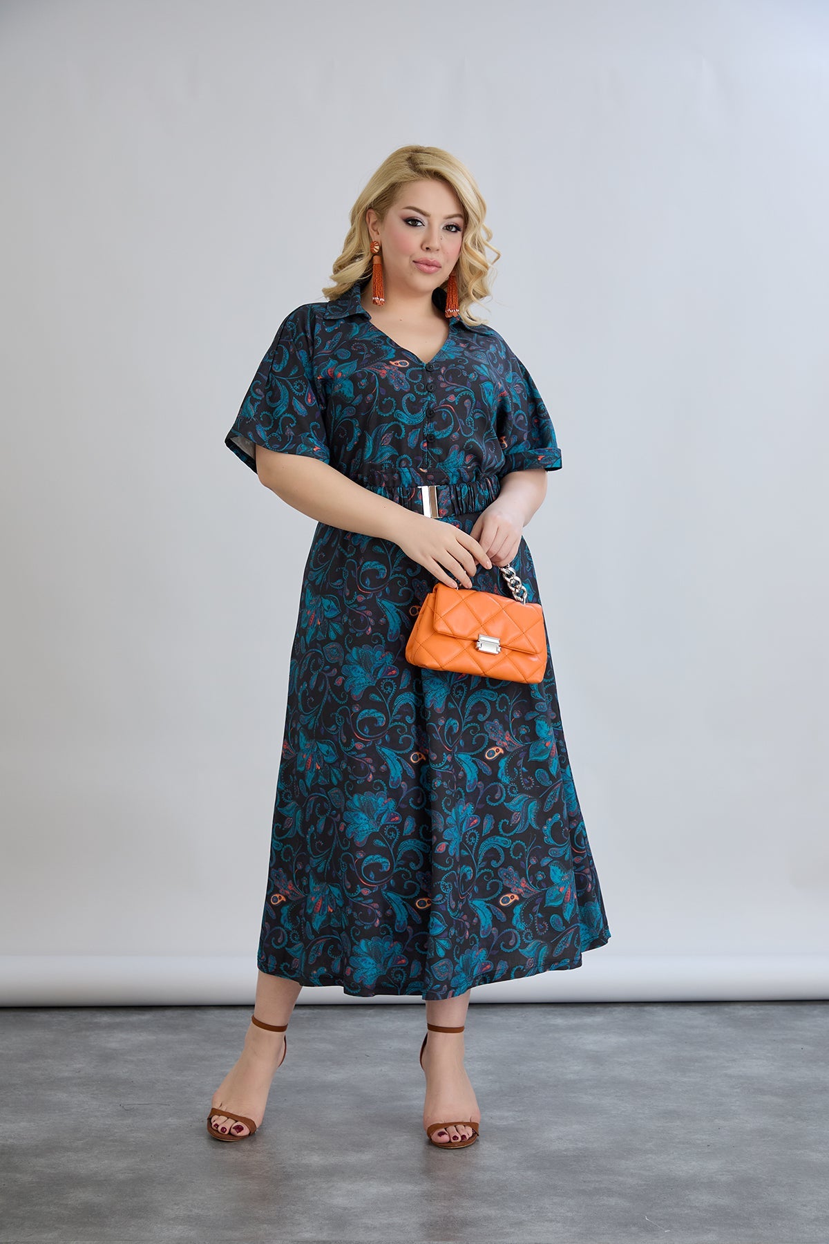 Kleid aus Viskose mit floralem Print