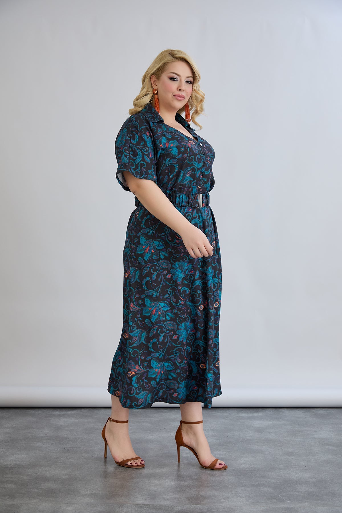 Kleid aus Viskose mit floralem Print