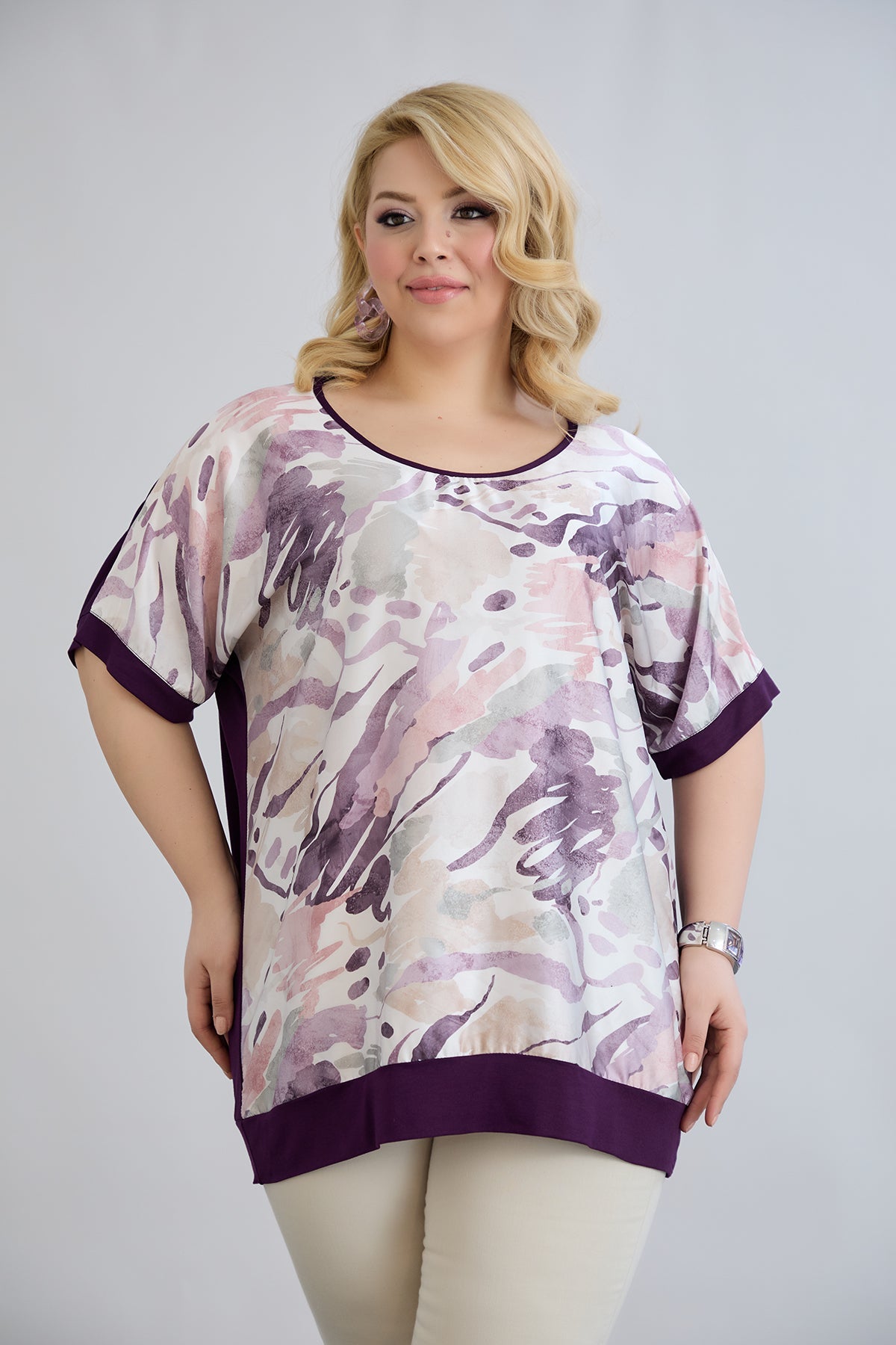 Bluse mit Viskosedruck auf dem Rücken - Lila Pastell