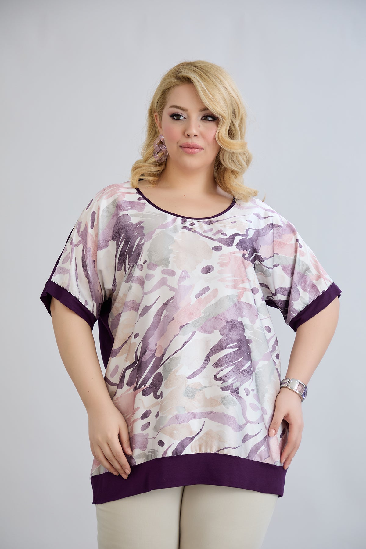 Bluse mit Viskosedruck auf dem Rücken - Lila Pastell