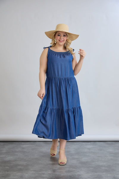 Volantkleid aus Jeansstoff mit Bindeträgern
