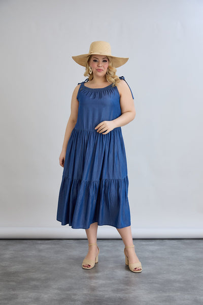 Volantkleid aus Jeansstoff mit Bindeträgern