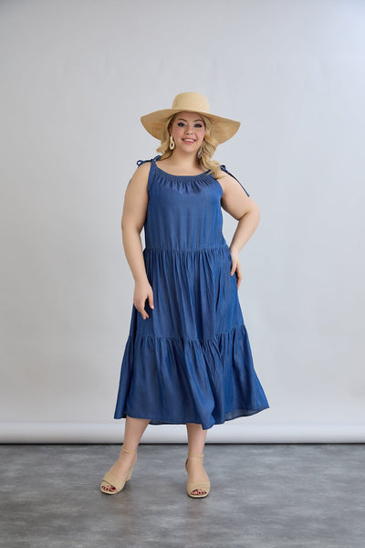 Volantkleid aus Jeansstoff mit Bindeträgern