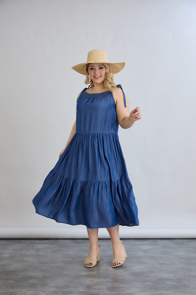 Volantkleid aus Jeansstoff mit Bindeträgern