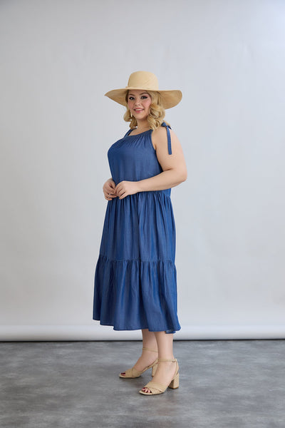 Volantkleid aus Jeansstoff mit Bindeträgern