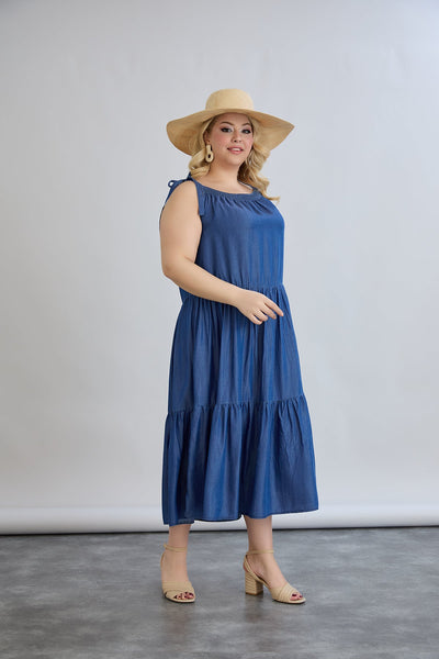 Volantkleid aus Jeansstoff mit Bindeträgern