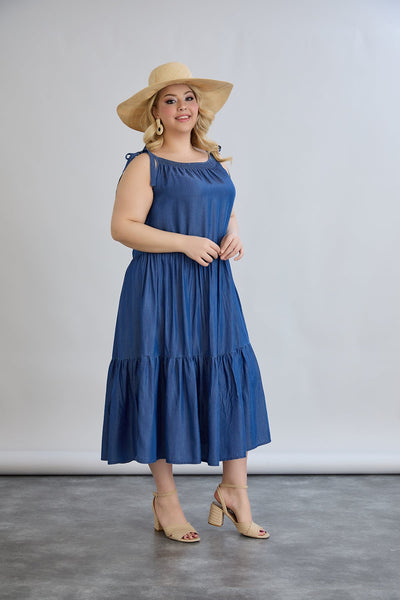 Volantkleid aus Jeansstoff mit Bindeträgern