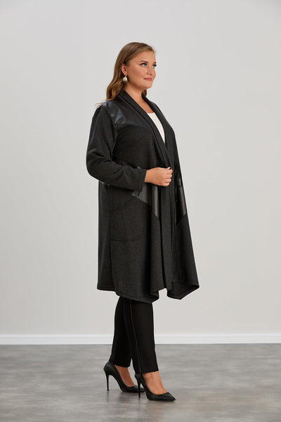 Elegante lange Strickjacke mit Leder und Bindebändern