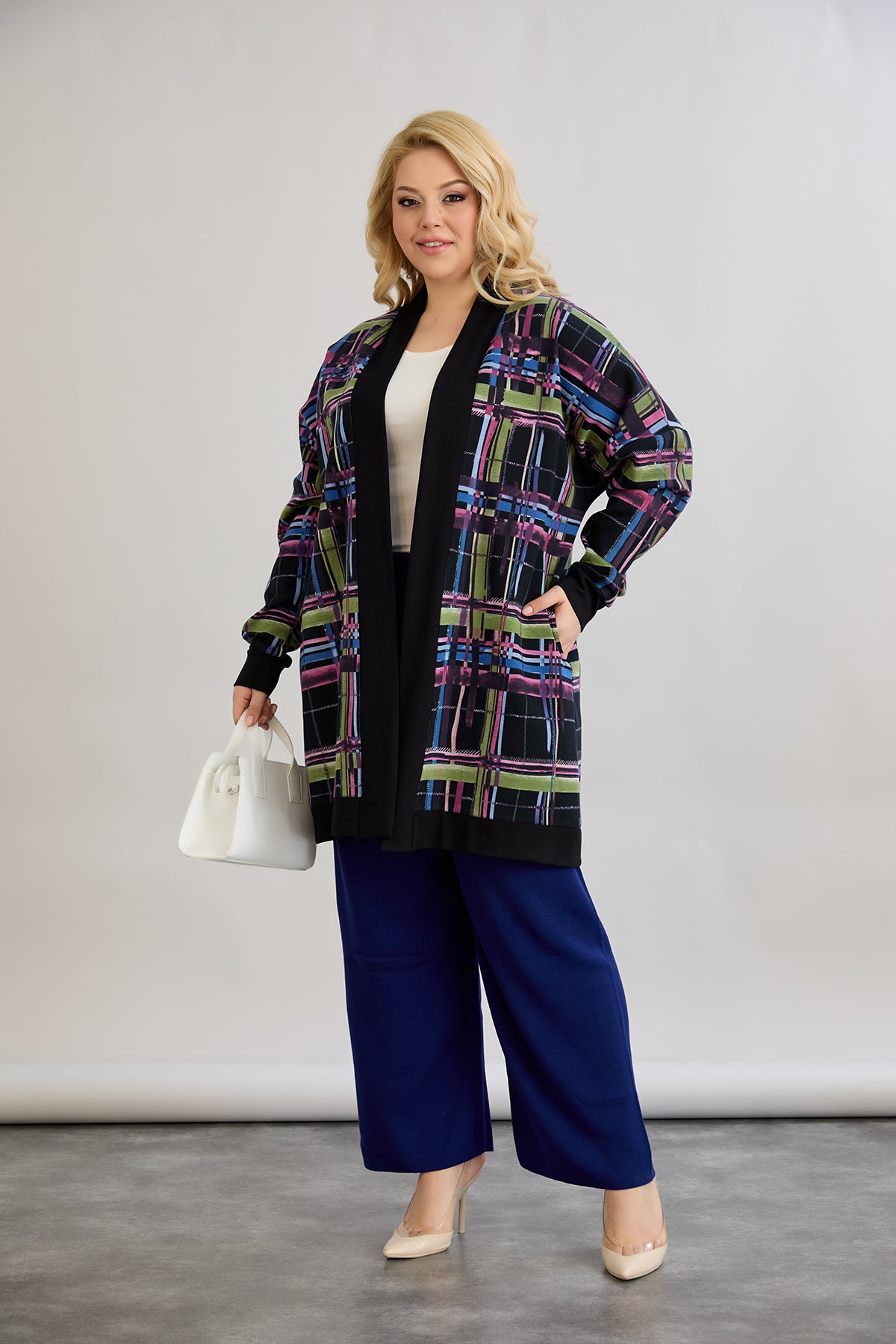 Lange Baumwoll-Strickjacke mit Taschen - schwarz – Schwarz