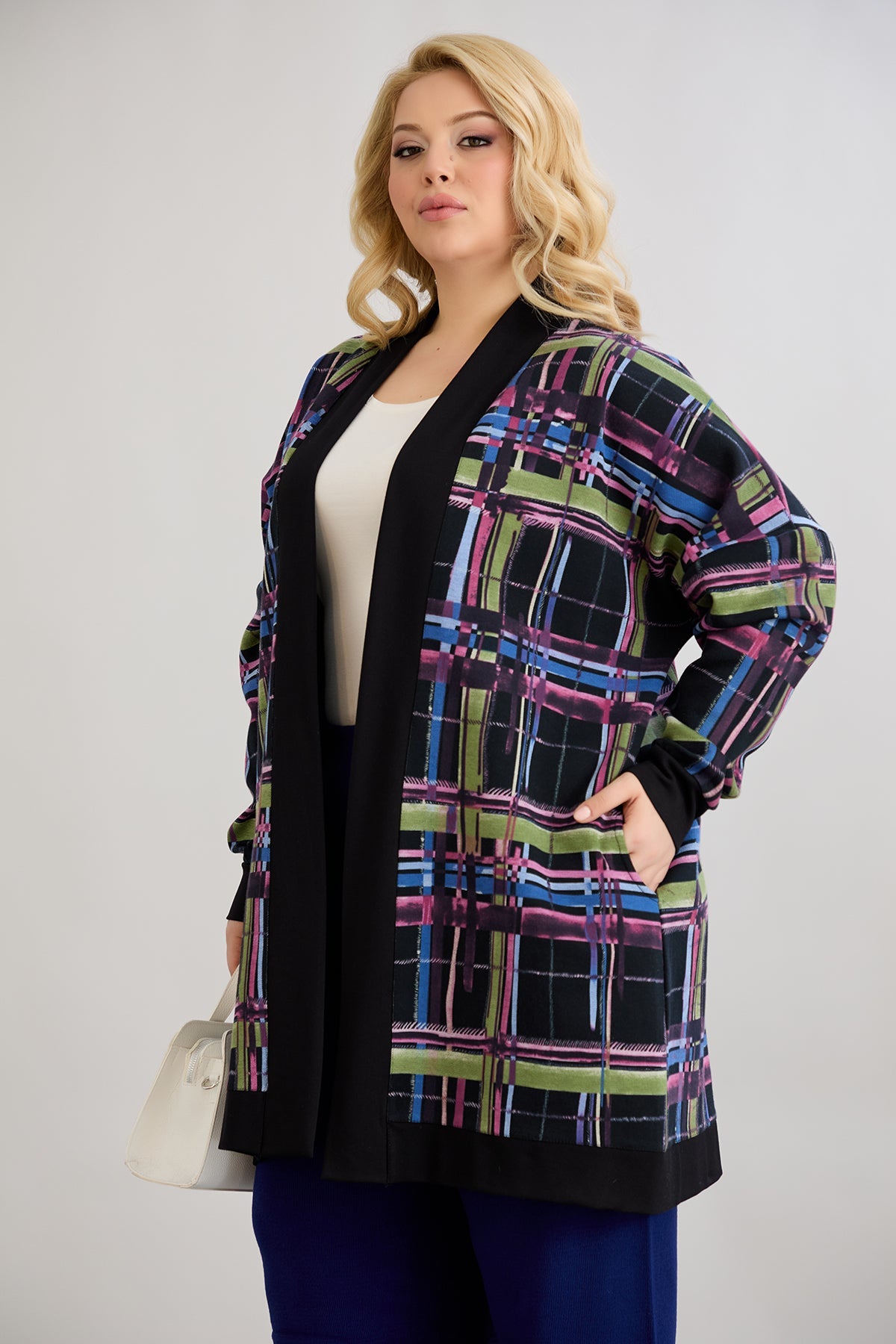 Lange Baumwoll-Strickjacke mit Taschen - schwarz