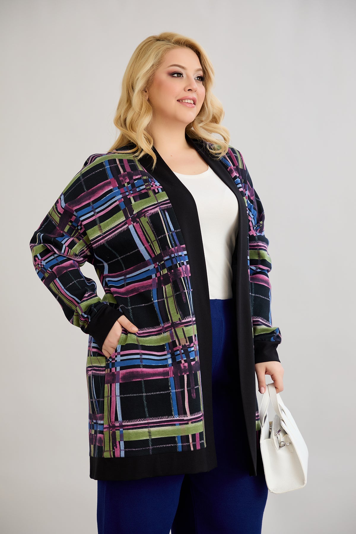 Lange Baumwoll-Strickjacke mit Taschen - schwarz – Schwarz