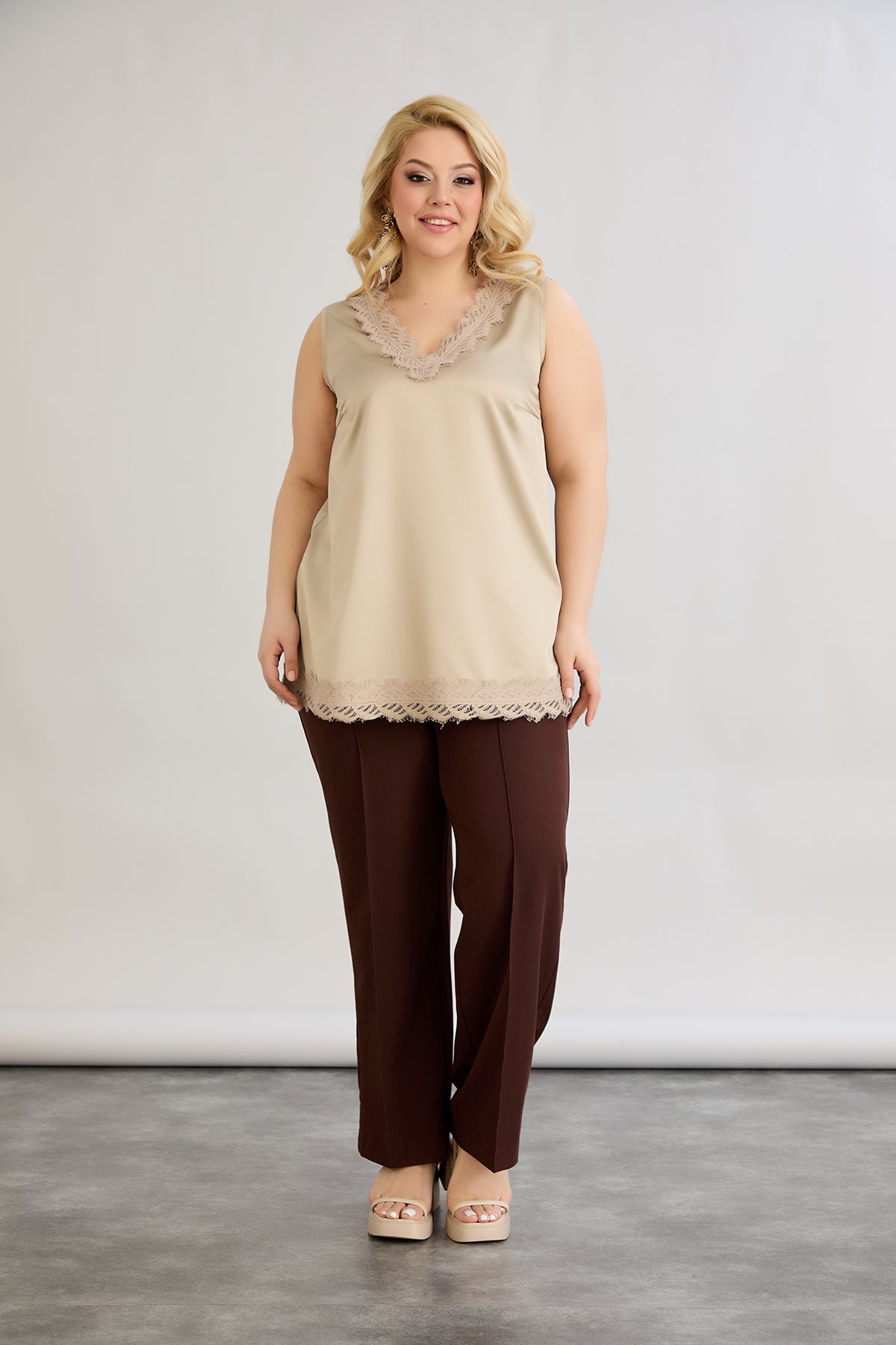 Satin-Luxus-Top mit Spitze - Sand