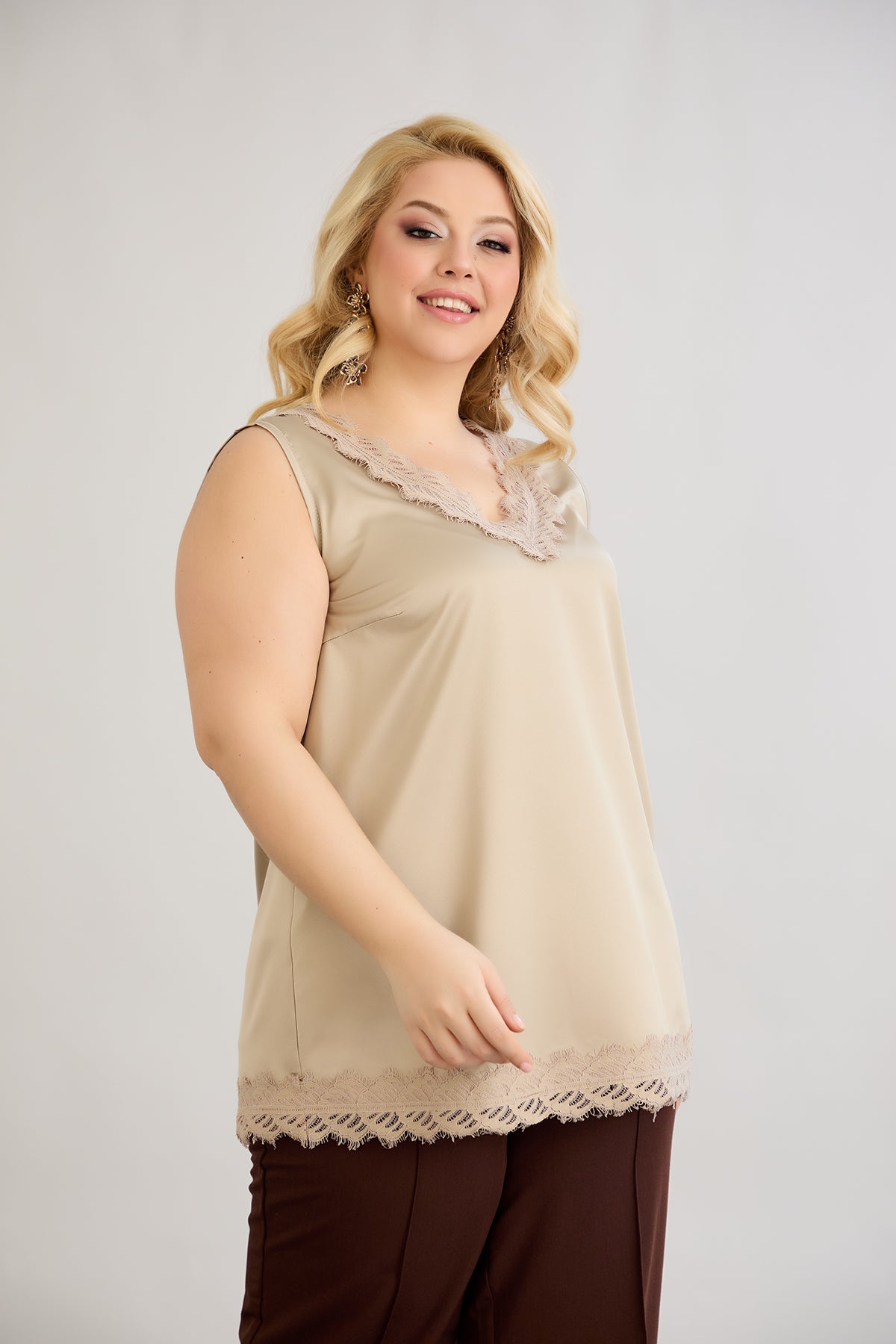 Satin-Luxus-Top mit Spitze - Sand