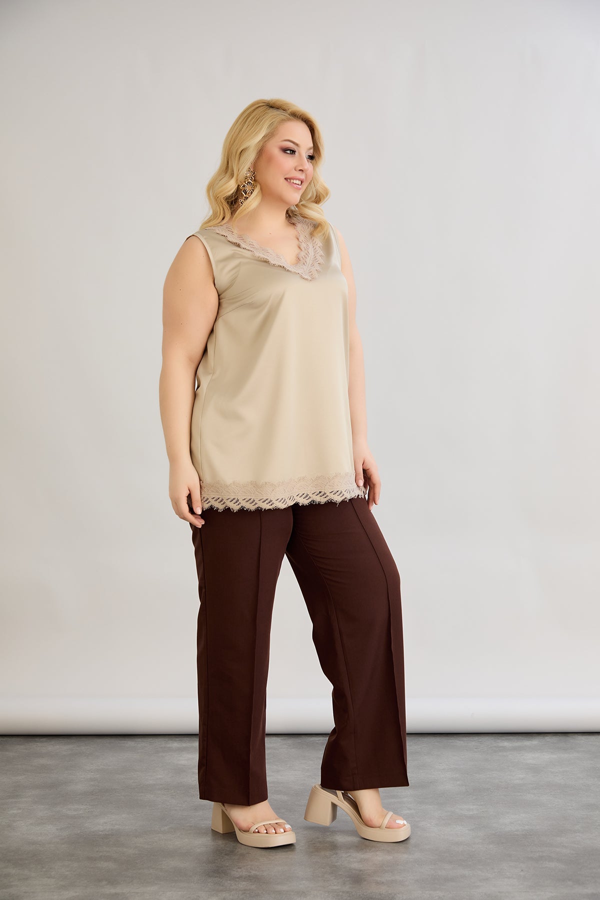 Satin-Luxus-Top mit Spitze - Sand