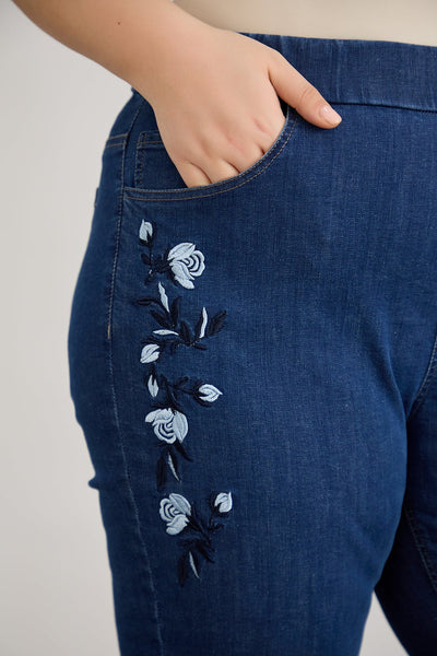 Elastische Damenjeans mit Stickerei - Dunkelblau