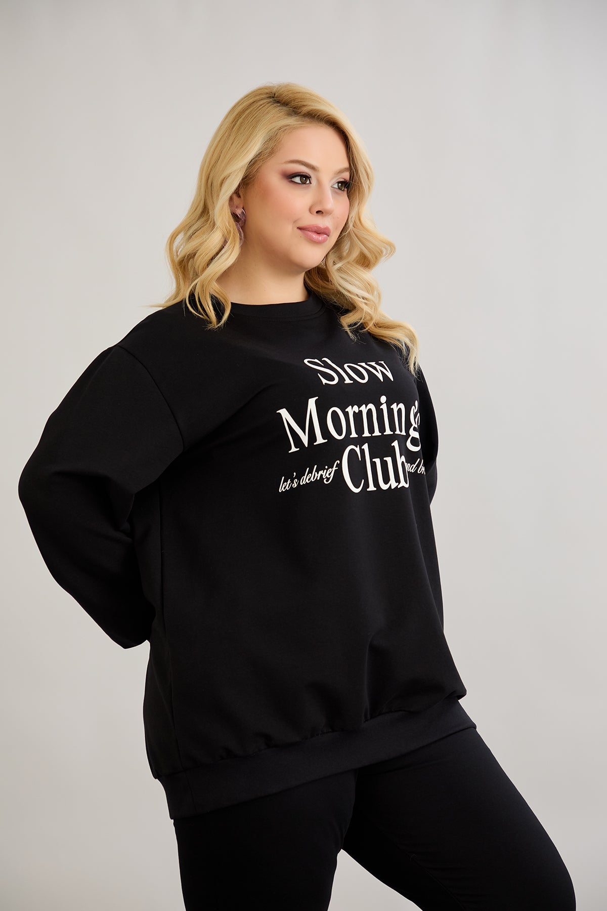 Casual-bluse mit Schriftzug „Slow Morning Club“