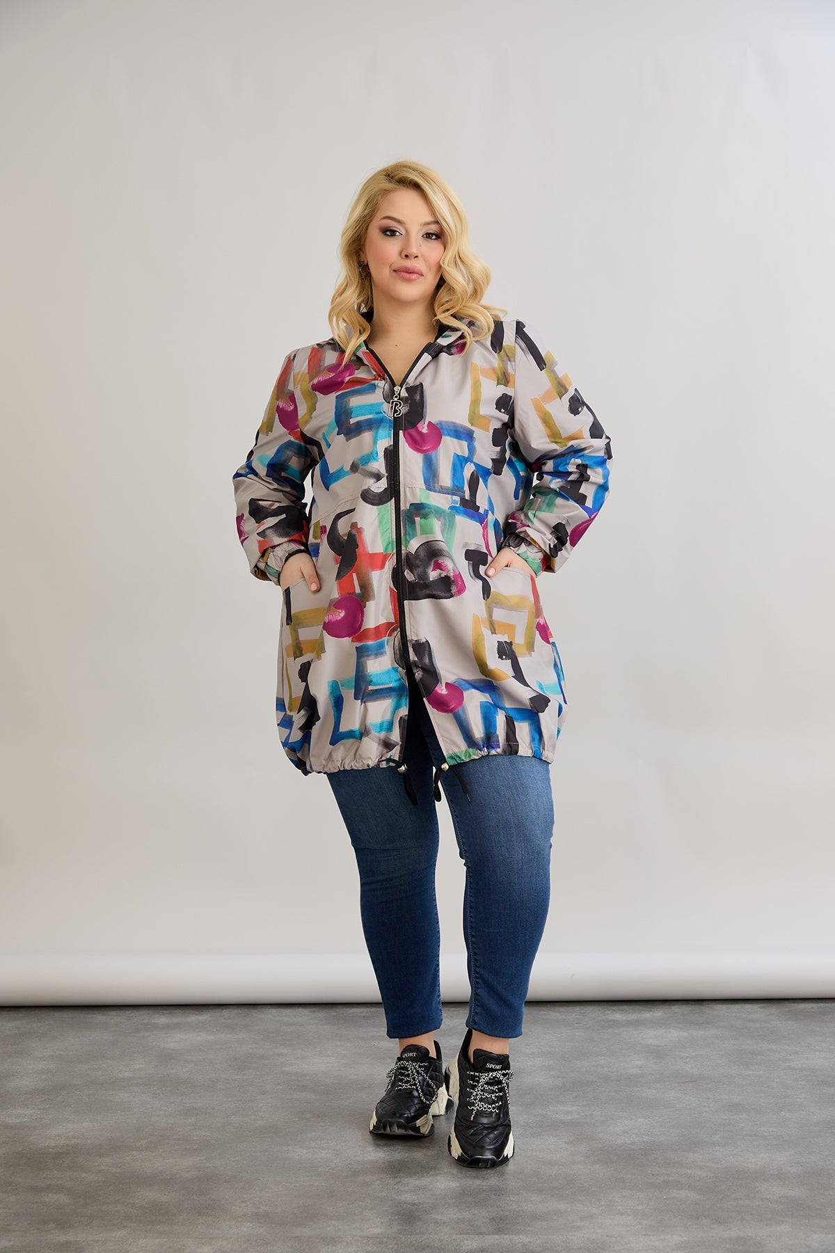 Leichte Frühlingsjacke mit Print und Baumwollfutter