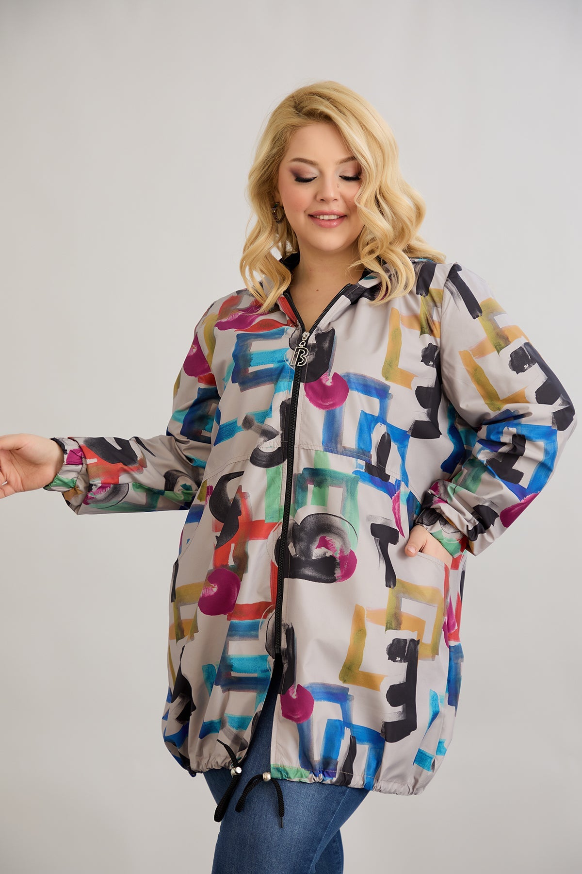 Leichte Frühlingsjacke mit Print und Baumwollfutter
