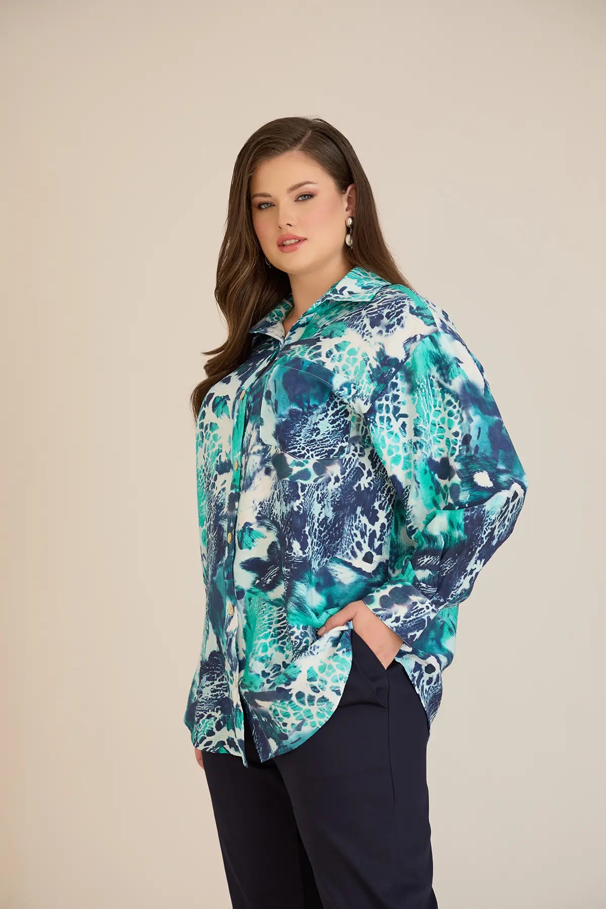 Elegante Hemdbluse aus feiner Viskose – Türkis – Türkis