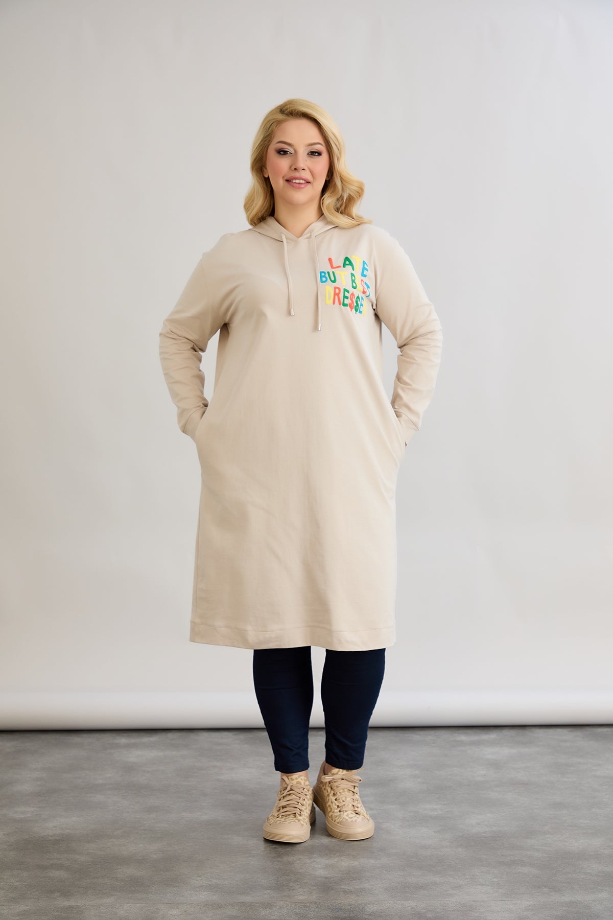 Baumwoll-Tunika-Kleid mit Print in Übergrößen - Ecru