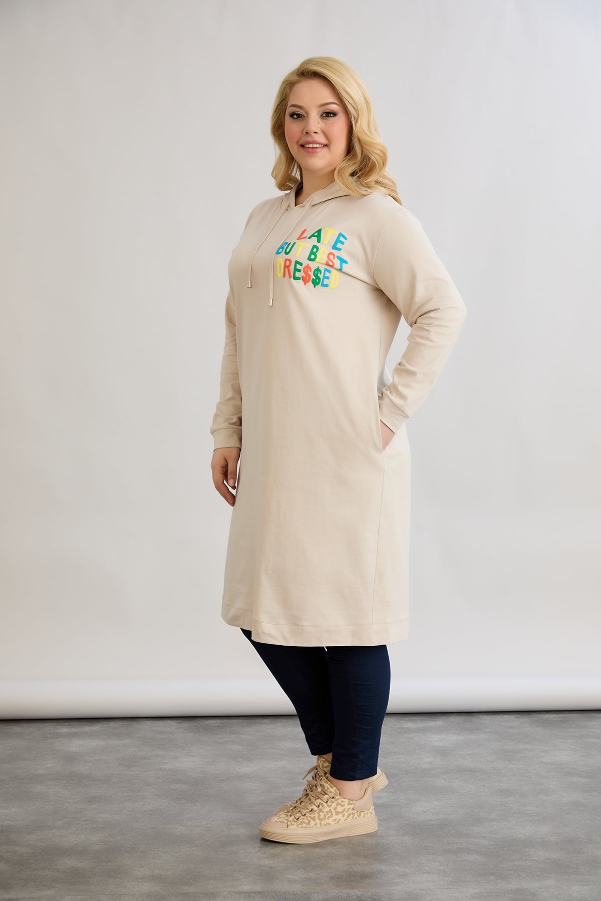 Baumwoll-Tunika-Kleid mit Print in Übergrößen - Ecru