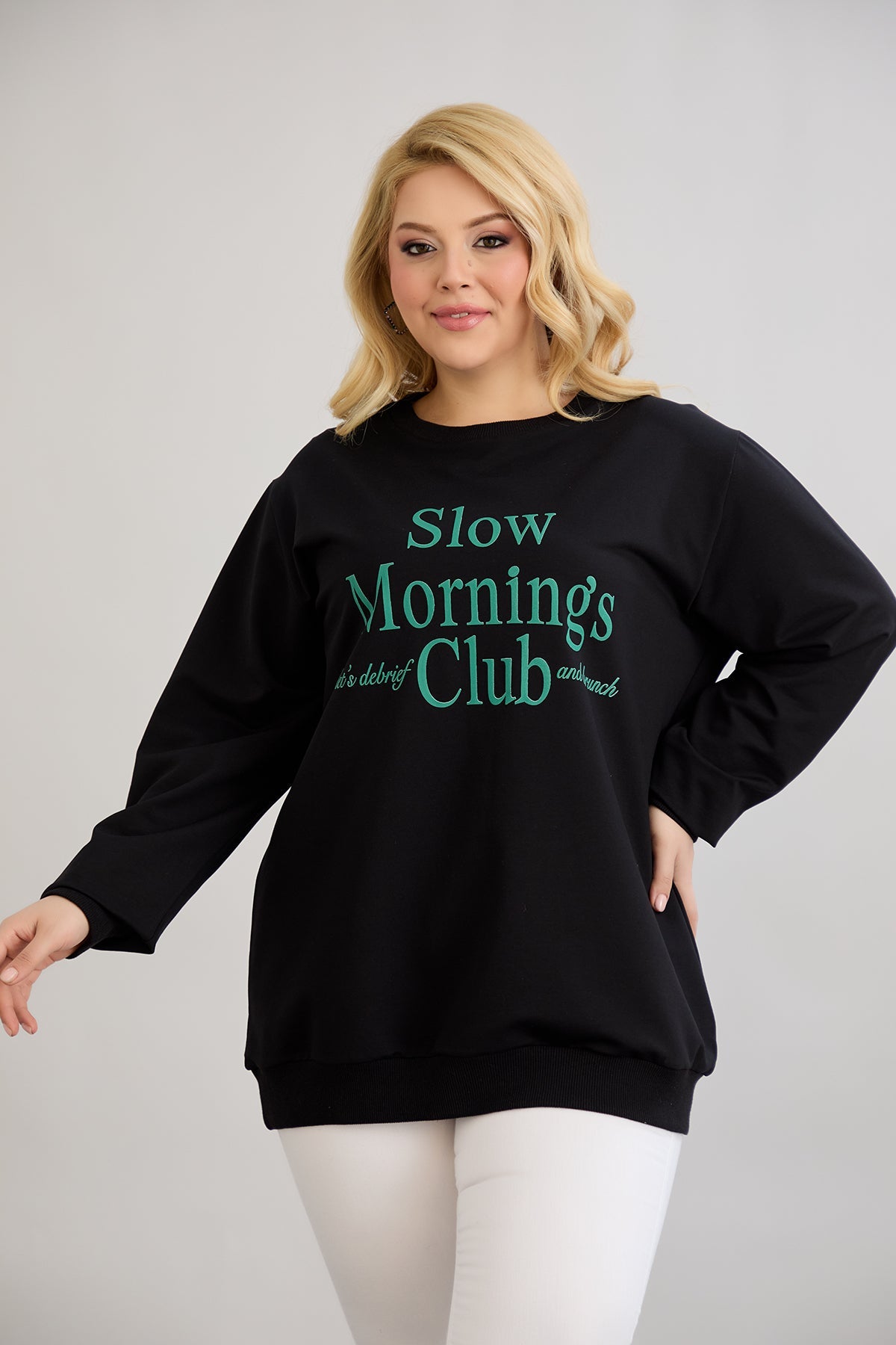 Casual-bluse mit Schriftzug “ in Übergrößen