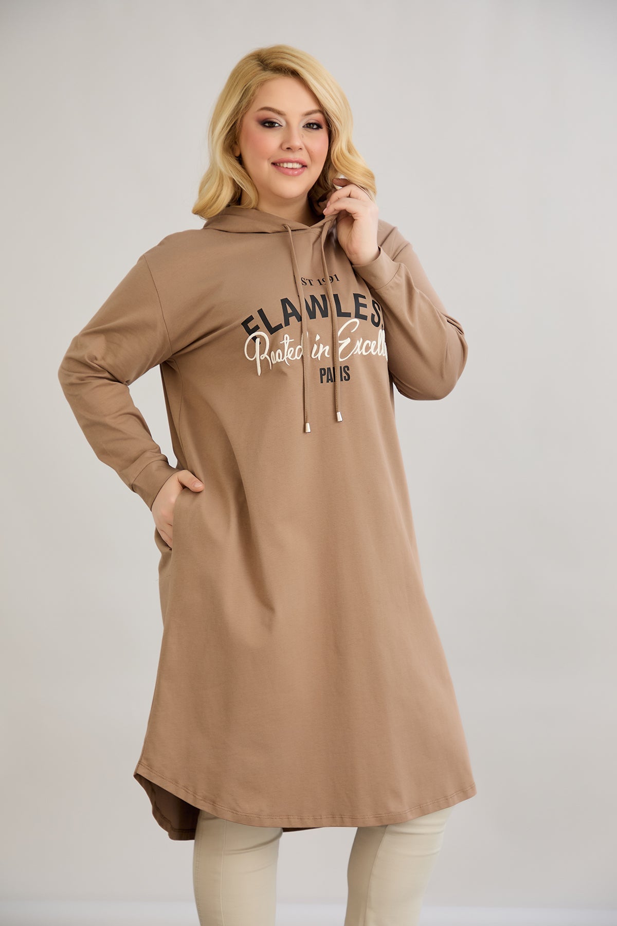 Baumwoll-Tunika-Kleid mit Print - Mocca