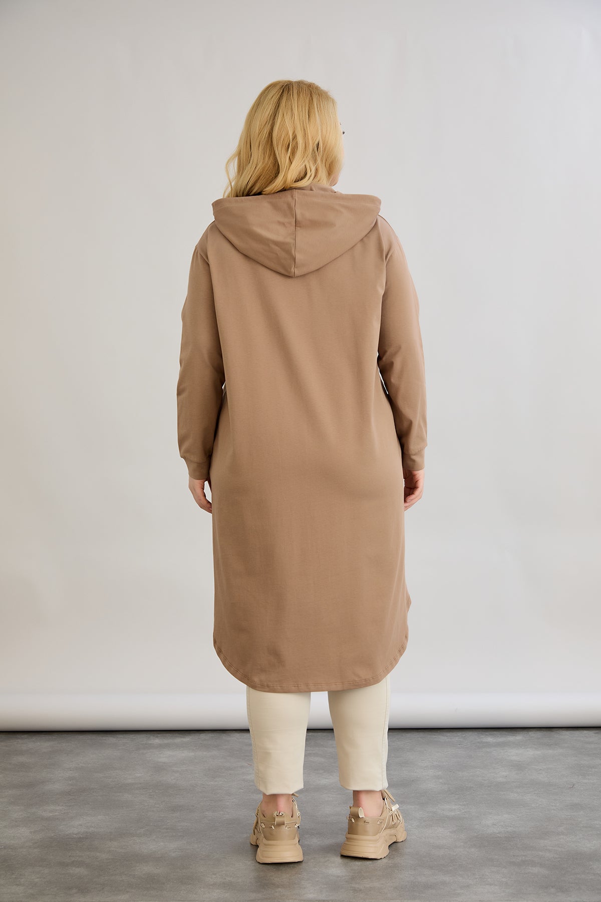 Baumwoll-Tunika-Kleid mit Print - Mocca