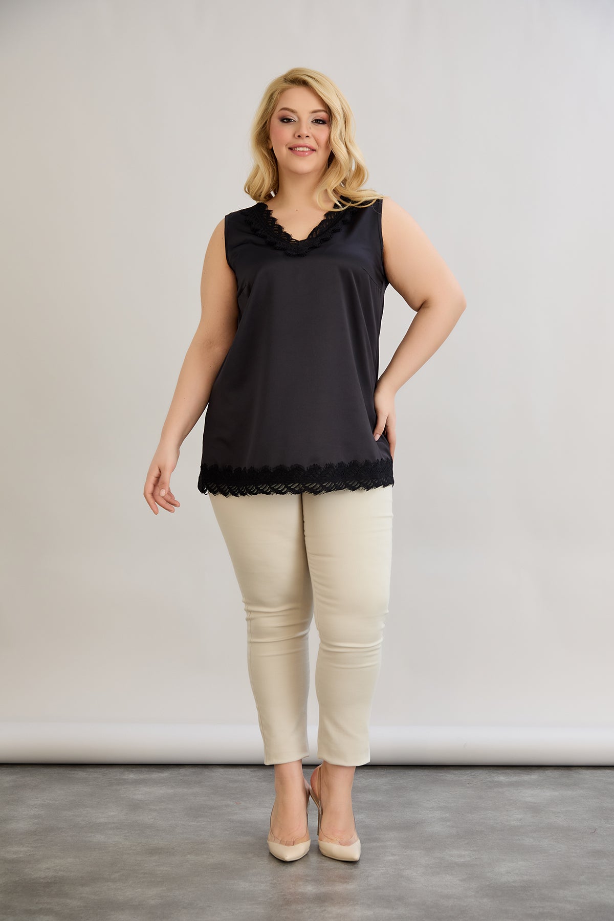 Satin Luxus-Top mit Spitze - Schwarz