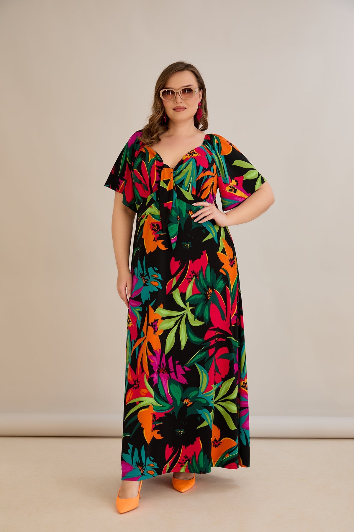 Langes Sommerkleid aus elastischem Material