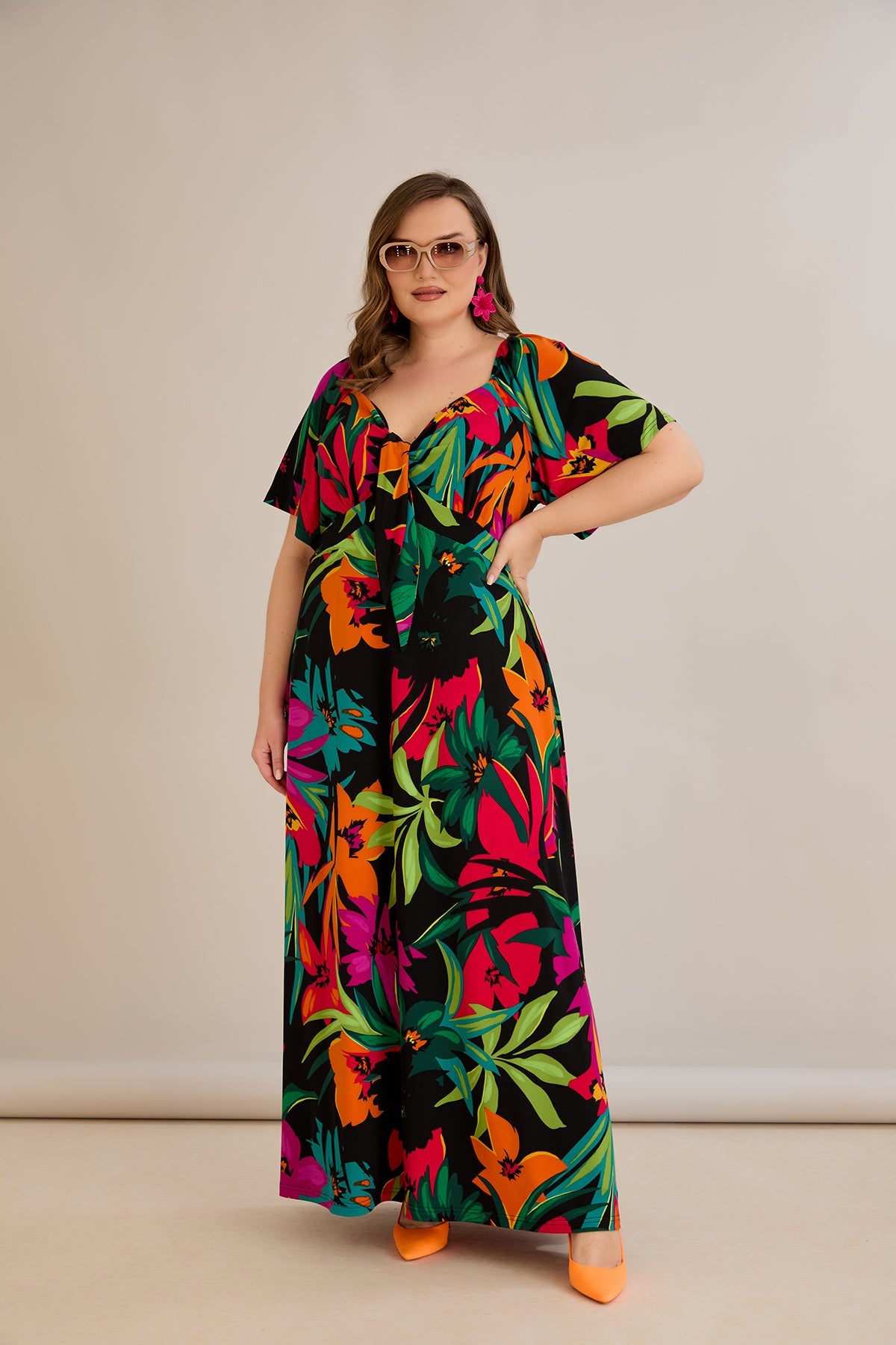Langes Sommerkleid aus elastischem Material