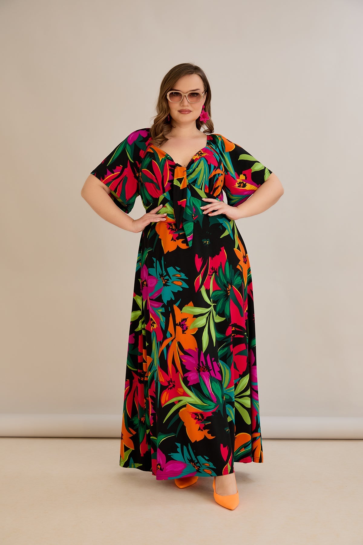 Langes Sommerkleid aus elastischem Material