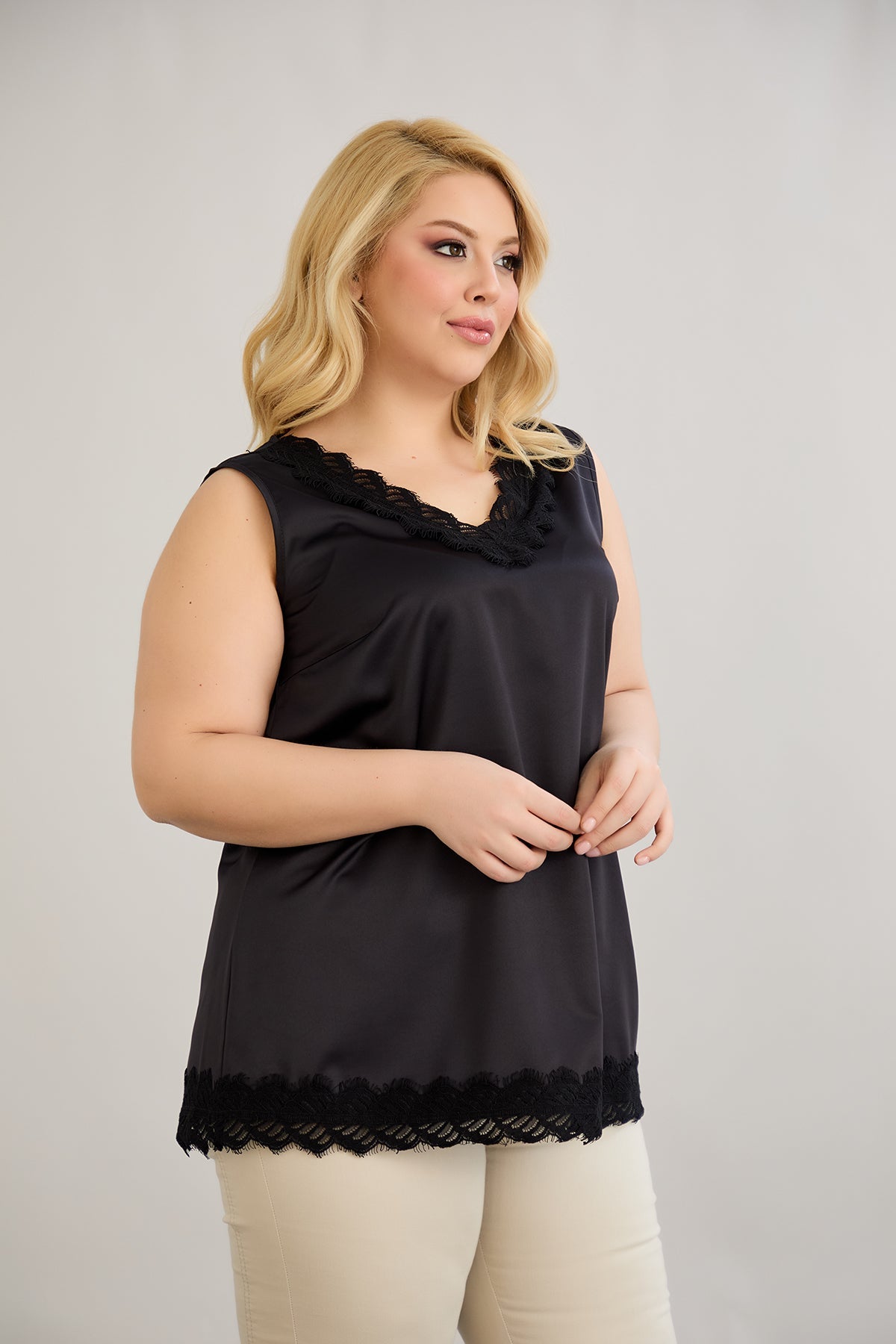 Satin Luxus-Top mit Spitze - Schwarz