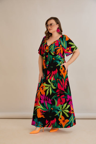 Langes Sommerkleid aus elastischem Material