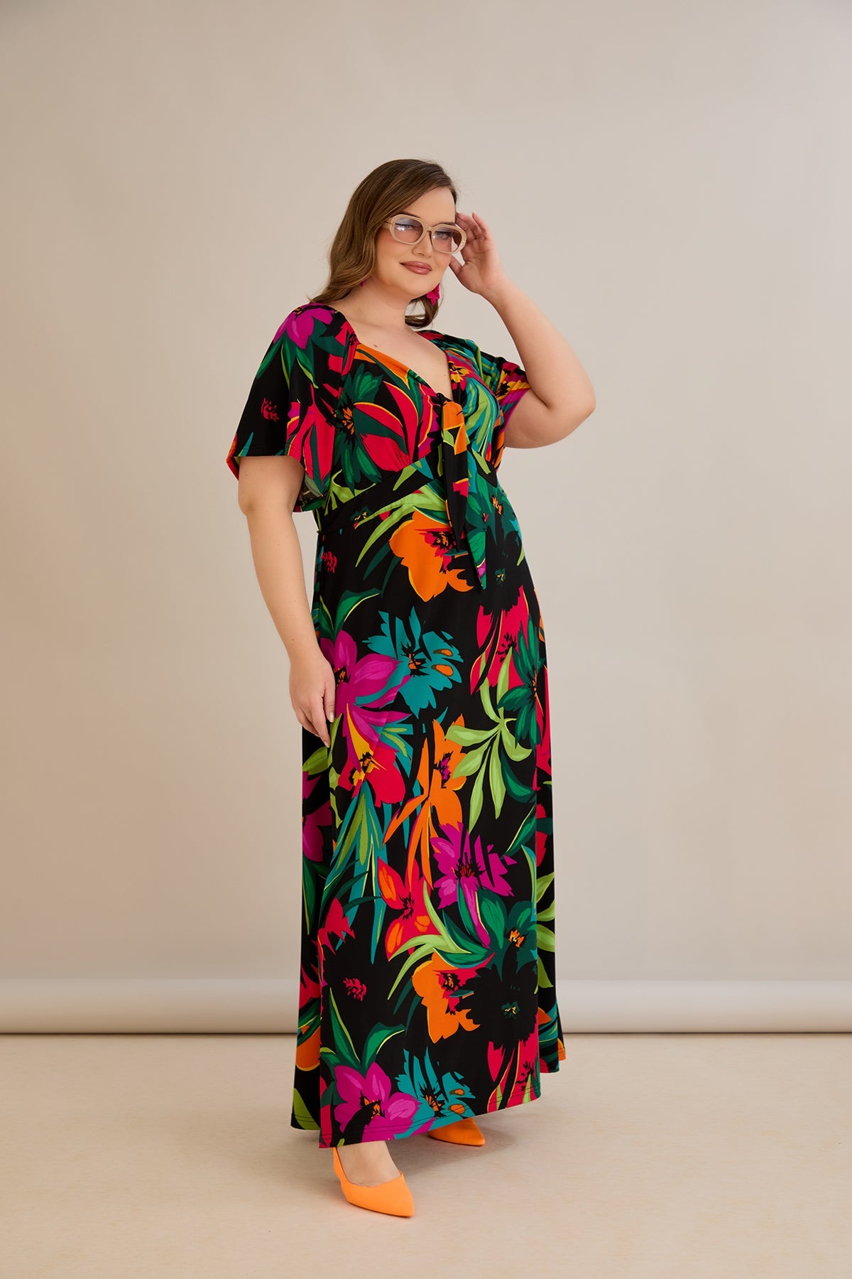 Langes Sommerkleid aus elastischem Material
