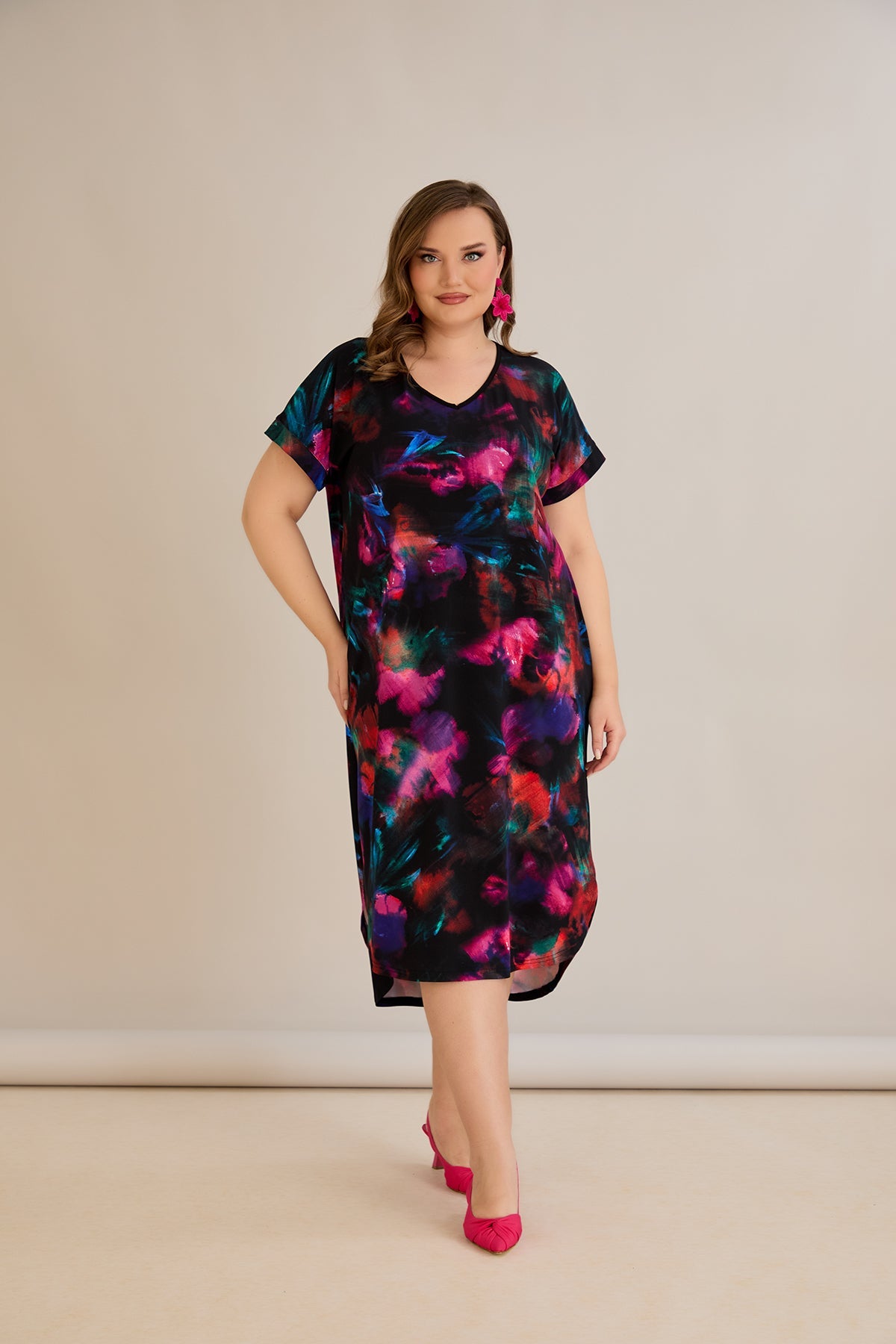 Sommerkleid mit Rückenschleife und V-Ausschnitt