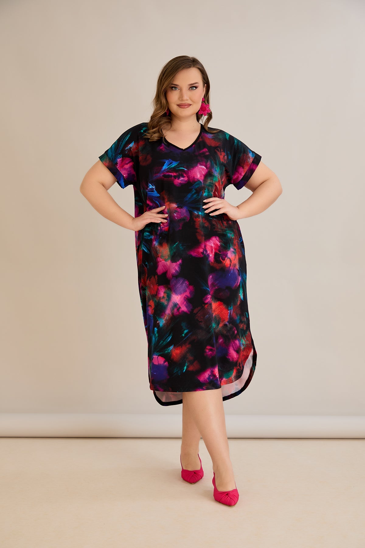 Sommerkleid mit Rückenschleife und V-Ausschnitt