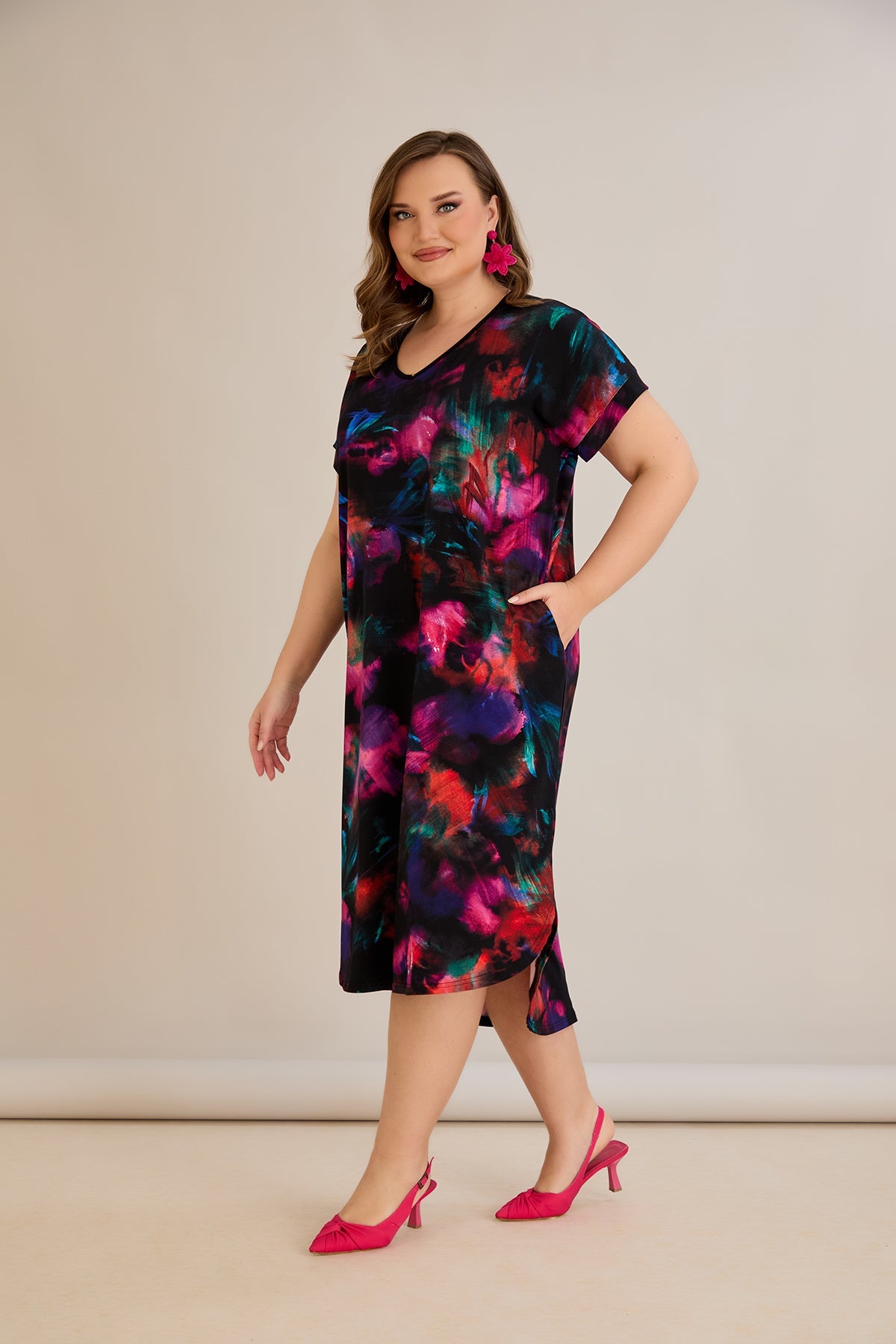 Sommerkleid mit Rückenschleife und V-Ausschnitt